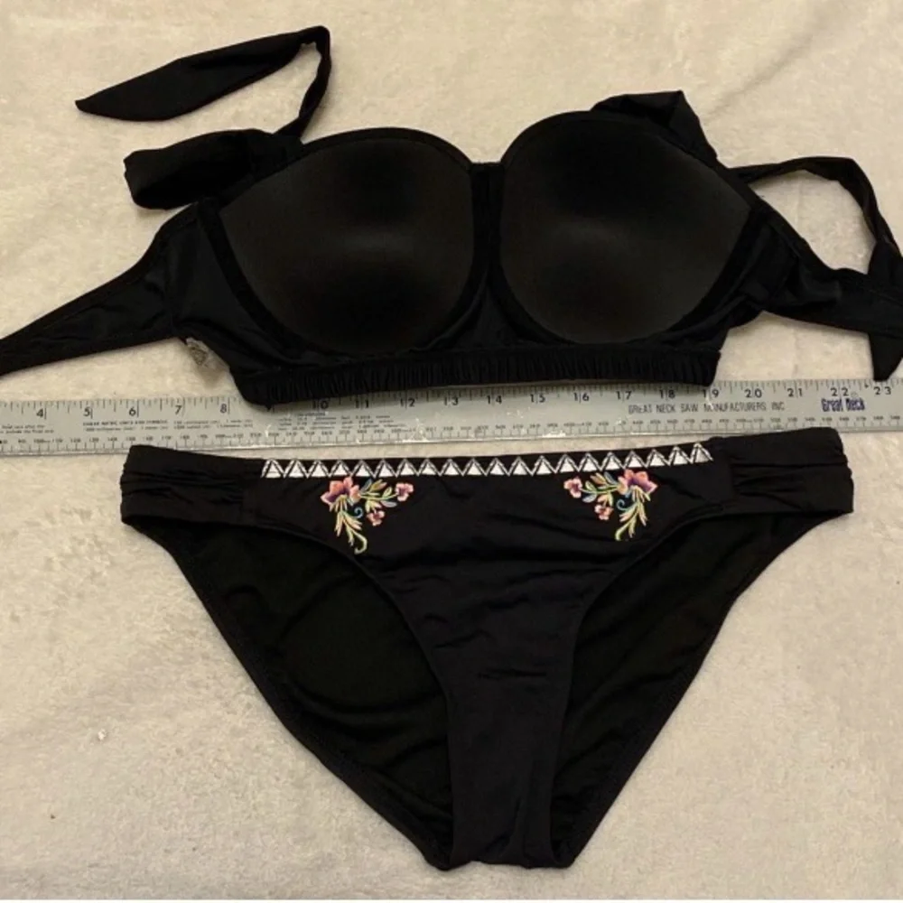Gibson Latimer Black Bikini with Floral Embroidery Accent